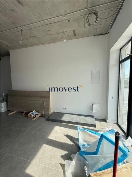 Spatiu comercial cu 3 locuri de parcare in complexul Smarald - 11