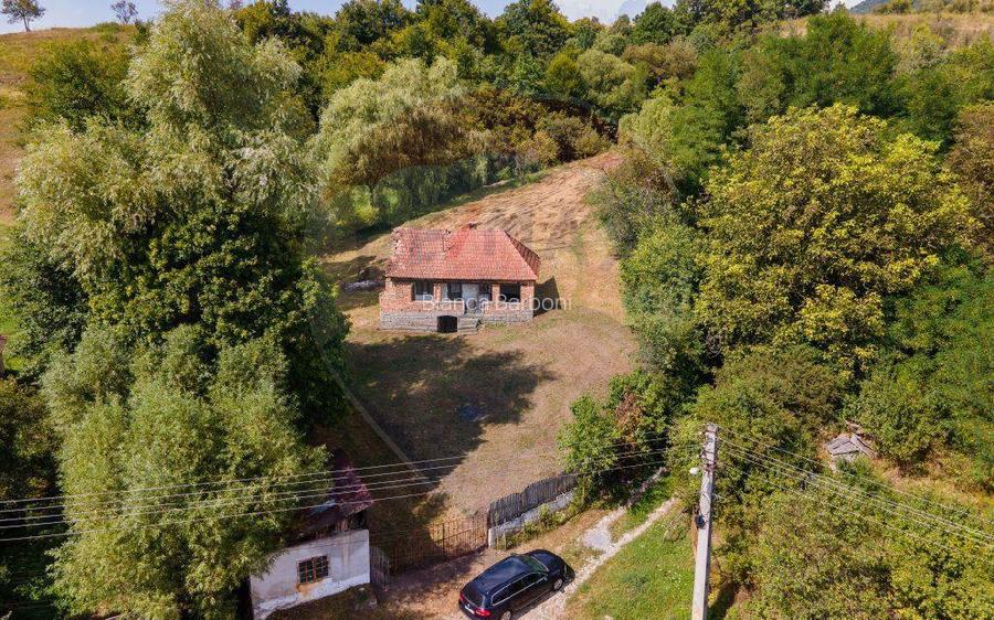 Casa veche cu teren ,Varmaga jud Hunedoara Casa veche cu teren ,Varmaga jud Hunedoara