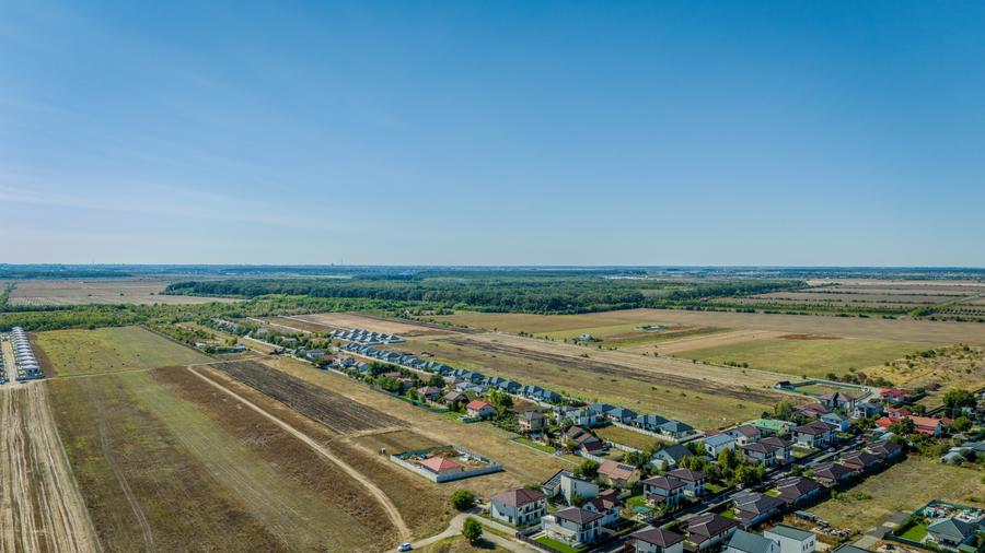 Vila alipita, impecabil executata, teren 350mp, preechipare AC - 10