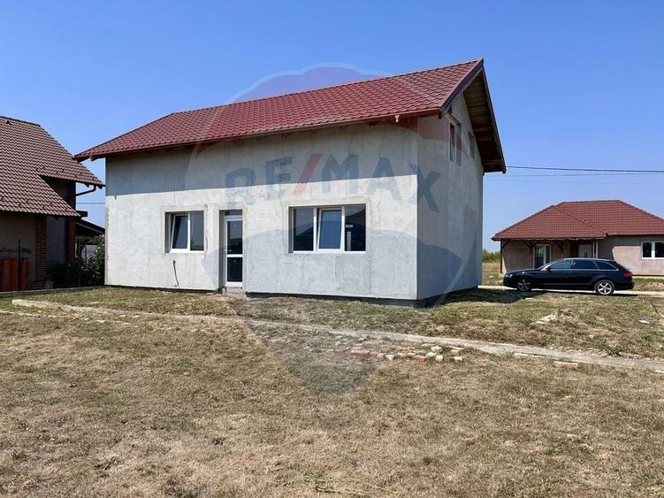 Casa  de vanzare la gri cu 4 camere,teren 552mp in Les - 3