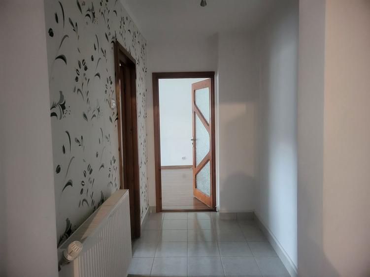 Apartament 2 cam, nemobilat, Carpati disponibil imediat, termen lung - 5