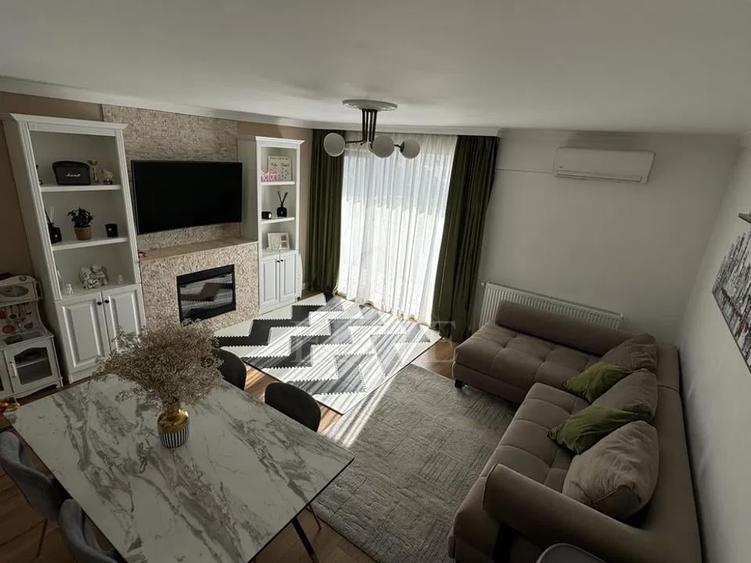 Apartament cu 3 camere semidecomandat, mobilat în Zorilor