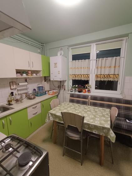 Apartament 2 camere, de vânzare, zona Herculane, balcon 9 mp - 1