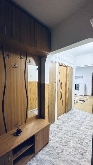 Pf. vând apartament cu 3 camere - 4