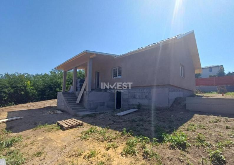 CASA INDIVIDUALA 4 CAMERE + BECI , PLACA DE BETON PESTE ETAJ - 13