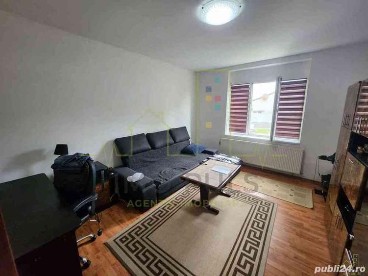 Vand casa 2 camere cu gradina, curte comuna, zona Fratelia - 4