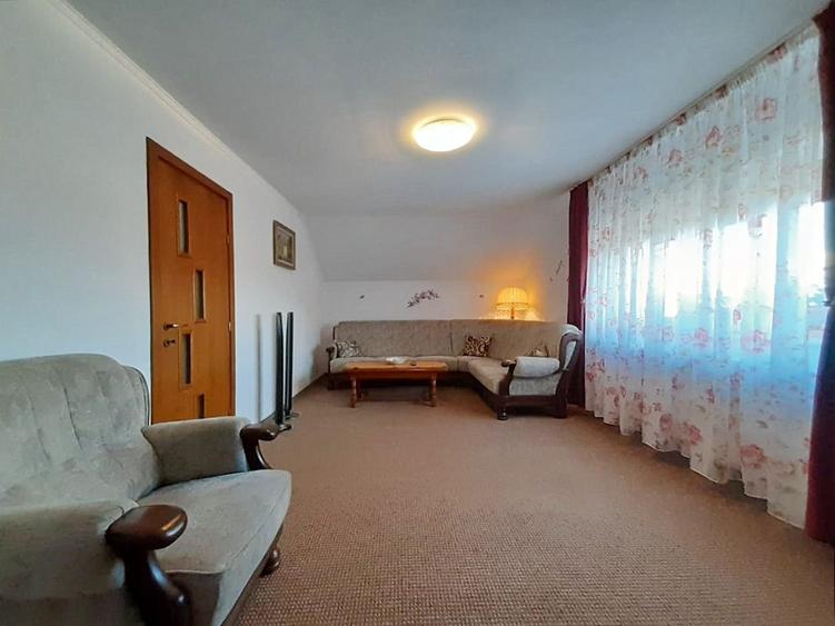 Vila de Inchiriat, Brasovul Vechi - 12