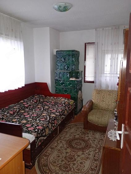 Casa cu 5 camere ?i teren de 1370 mp - 6