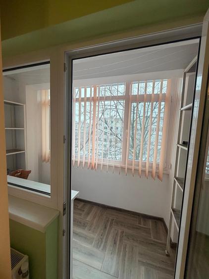 Inchiriem apartament cu 2 camere in zona Micro 20 (stradal), etaj 3, pret 400 E - 18