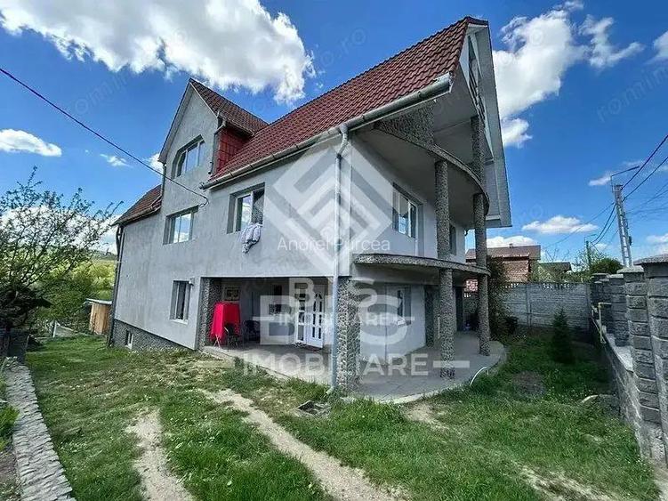 Casa spatioasa pe 3 nivele - Sigmir