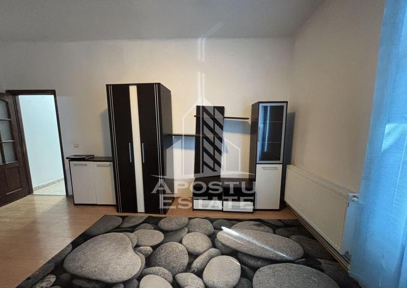 Apartament cu o camera in zona Medicina, centrala proprie - 1