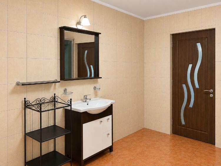 Casă individuală cu 4 camere cu Teren 2000 Mp în Negrea