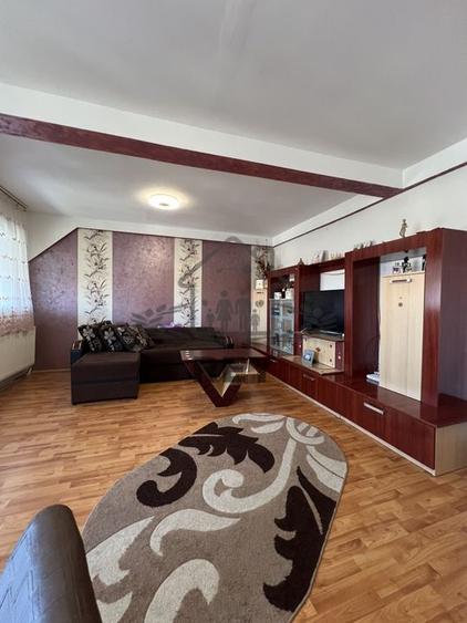 De vanzare- Apartament 3 camere str Luptei - 11