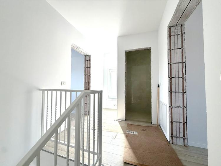 Duplex cu 3 camere cu Canalizare în Sânandrei
