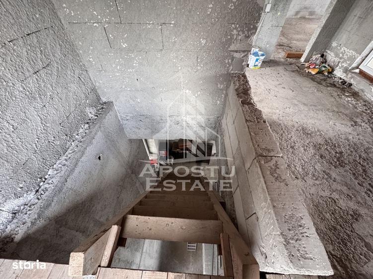 Casă cu 4 camere în Peștișu Mare