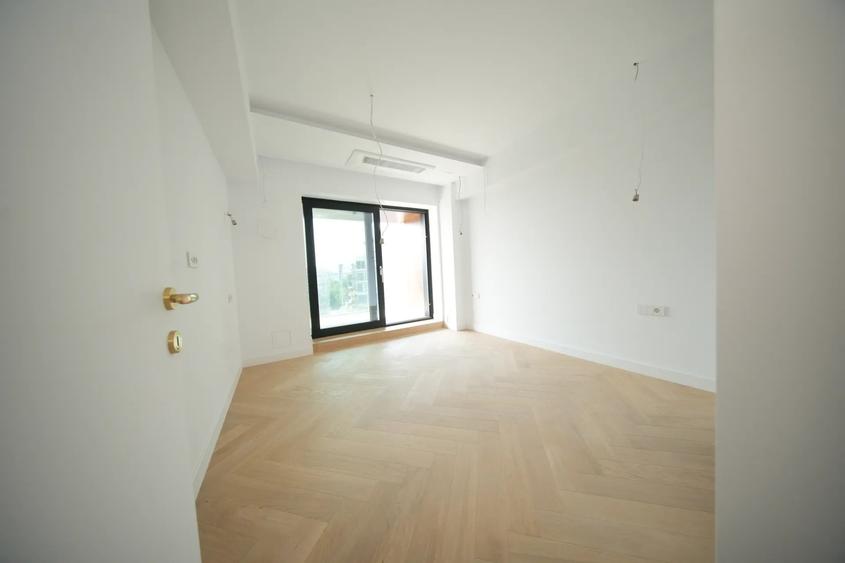 Penthouse cu 4 camere decomandat în Unirii
