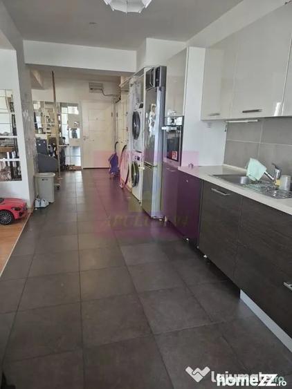 Apartament cu 3 camere decomandat în Dudești