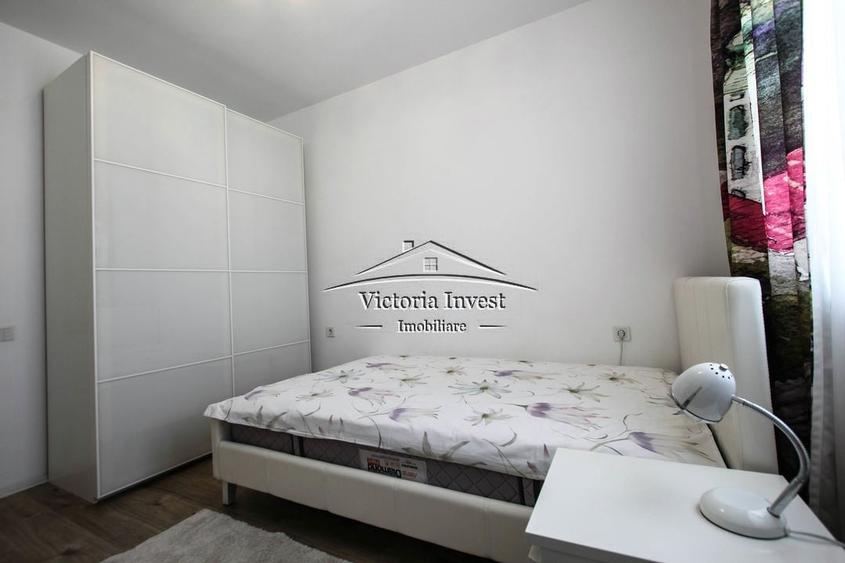 Apartament cu 4 camere semidecomandat, mobilat în Băneasa