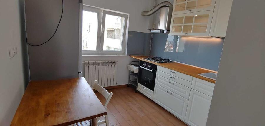 Apartament cu 3 camere decomandat, mobilat în Turda