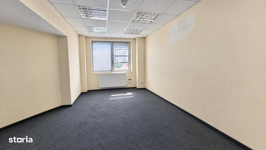 Spațiu comercial, de 800 mp, în Șelimbăr