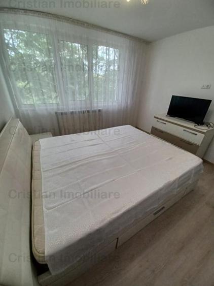 Apartament cu 2 camere semidecomandat în Independenței