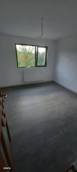 Casă cu 4 camere în Voinești