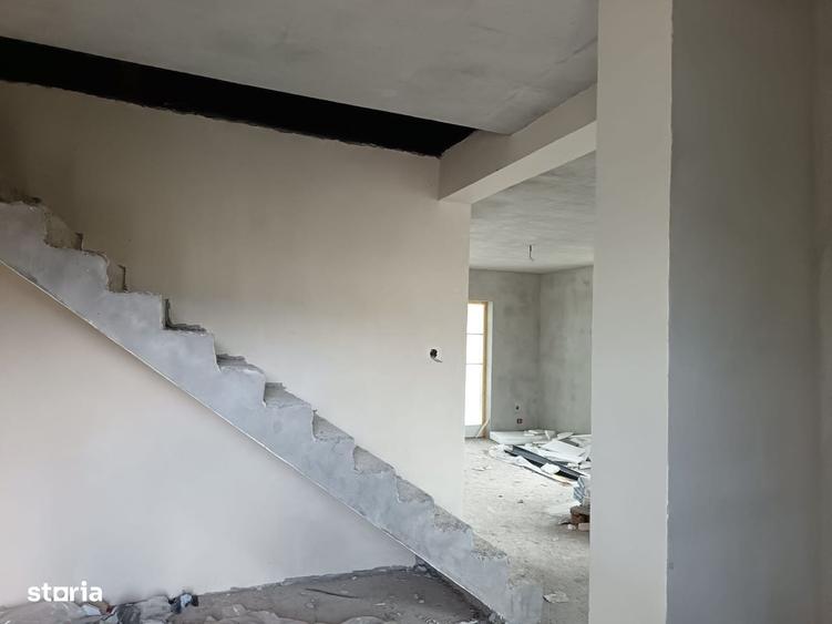 Casă cu 4 camere în Rășinari