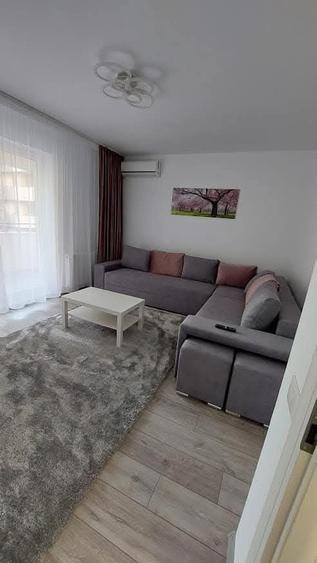 Apartament cu 2 camere decomandat în Runcu