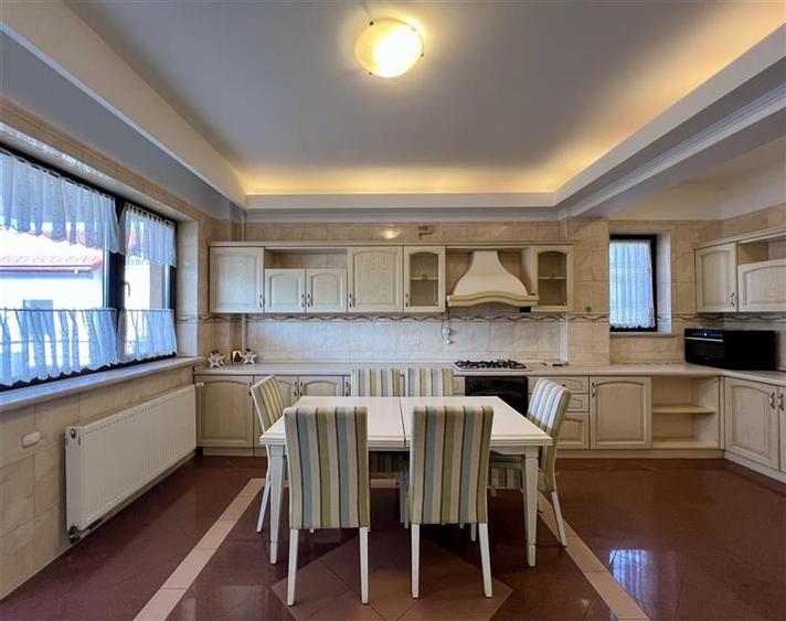 Apartament cu 3 camere semidecomandat, mobilat în Herăstrău