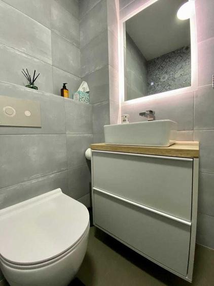 Apartament cu 3 camere decomandat în Florești