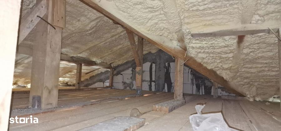 Casă cu 6 camere cu Teren 508 Mp în Central