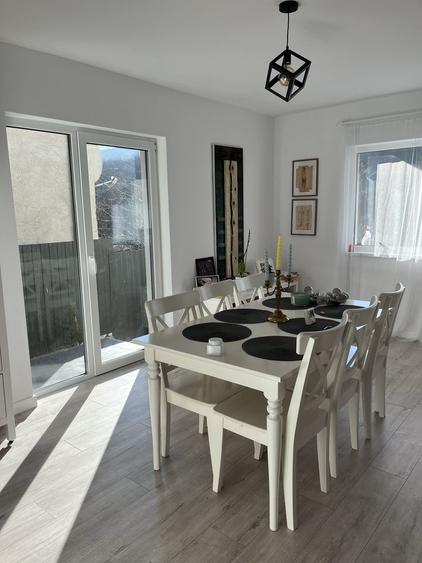Casă individuală cu 4 camere cu Canalizare în Florești
