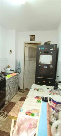Apartament cu 2 camere semidecomandat, mobilat în Dâmbovița