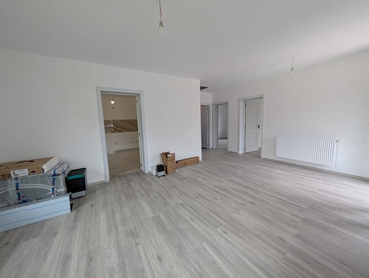 Casă individuală cu 3 camere cu Canalizare în Calea Moinești