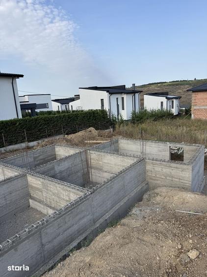 Casă cu 3 camere cu Teren 400 Mp în Păcurari