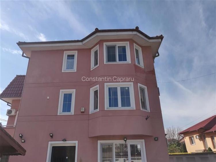 Vila de vanzare pretabila pentru rezidenta/birouri/gradinita