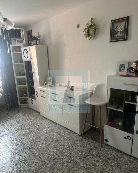De vanzare apartament 3 camere/ zona Calea Bucuresti