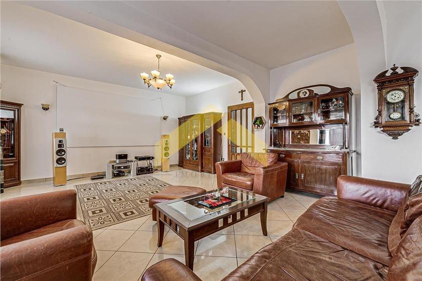 Vila cu 5 camere de vanzare zona Tabacovici - 1