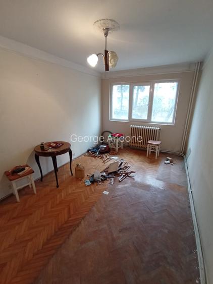 Apartament 3 camere Podul de Piatra, parter, eliberare imediata