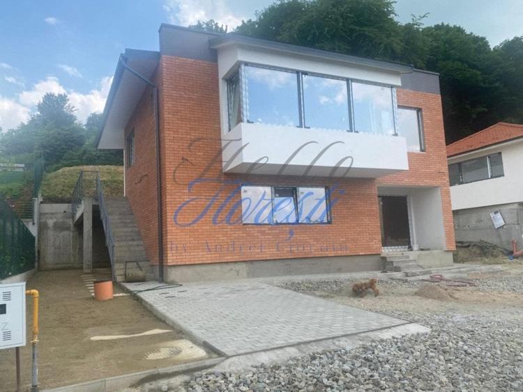 Casa noua zona Parc Poligon - 1