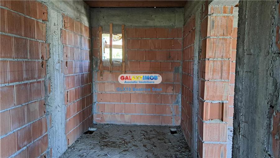 Casă cu 4 camere cu Teren 268 Mp în Est