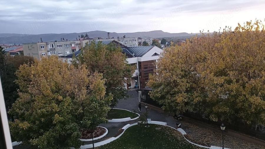 Apartament cu doua camere decomandat - 4