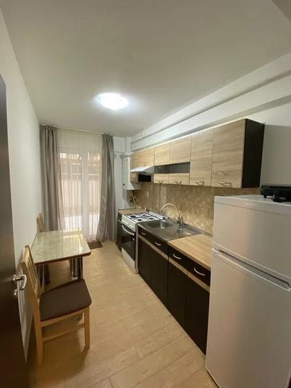 Apartament cu 2 camere, decomandat, zona Cug - 4