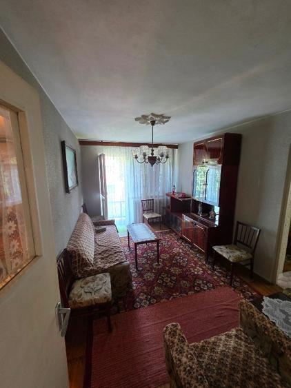 Apartament cu 3 camere semidecomandat în Micro 40