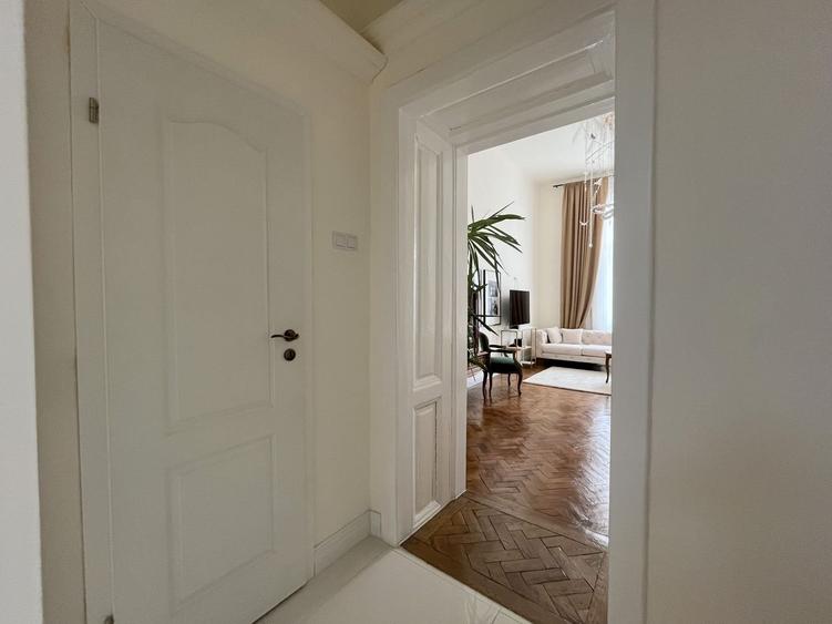 Apartament de închiriat în clădire monument istoric – Piața Maria, - 11