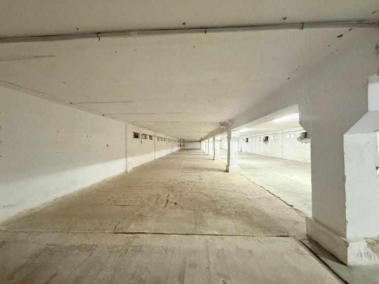 Spațiu industrial de &icirc;nchiriat - 1.690 mp, acces TIR- zona Fratelia - 20