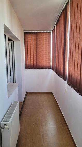 Proprietar inchiriez apartament 3 camere decomandat conf I - 4