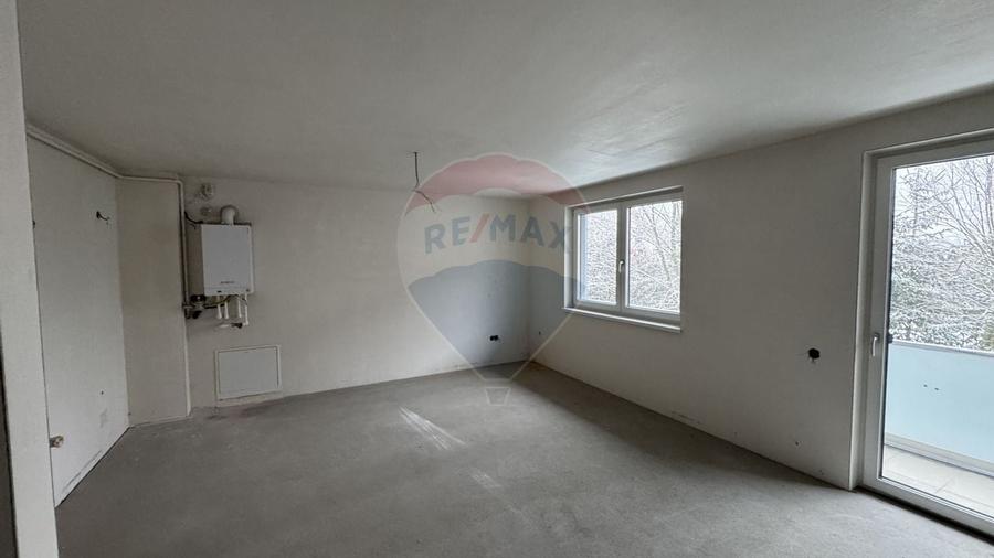 DE VANZARE - Apartament 3 camere, decomandat, Str. Victoriei - 1