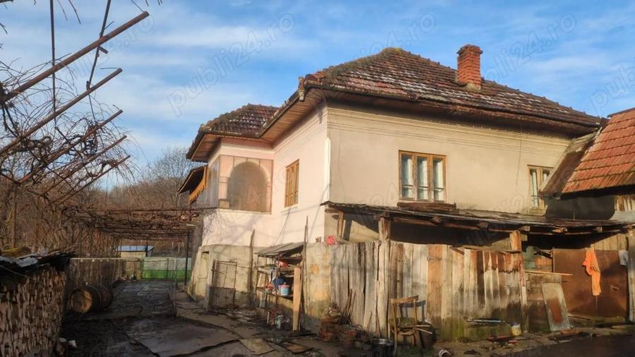 Casa de vanzare cu teren, in centru Rosia de Amaradia, Gorj - 5