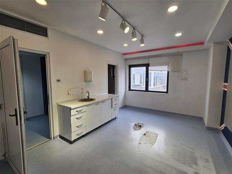 Inchiriere spatiu clinica langa metrou Aurel Vlaicu - 280 mp - 13